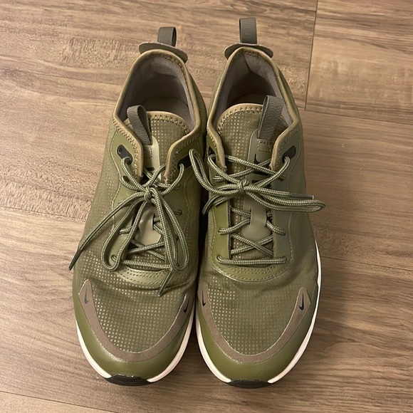 Nike Air Max - Picture 1 of 3